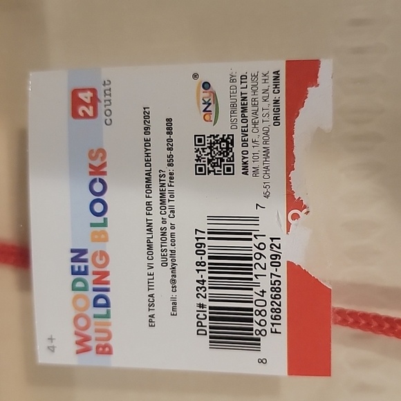 (J26) Wooden Building Blocks with pull wagon - Picture 5 of 5